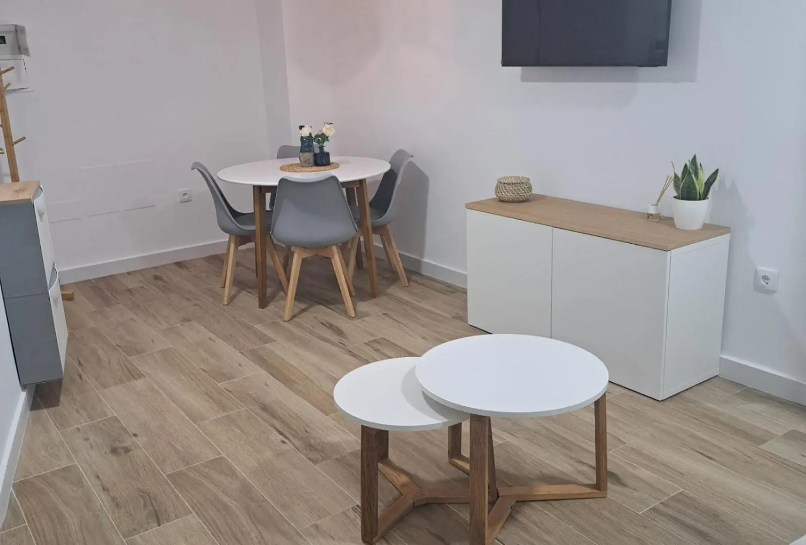 Apartamento Neron contacts